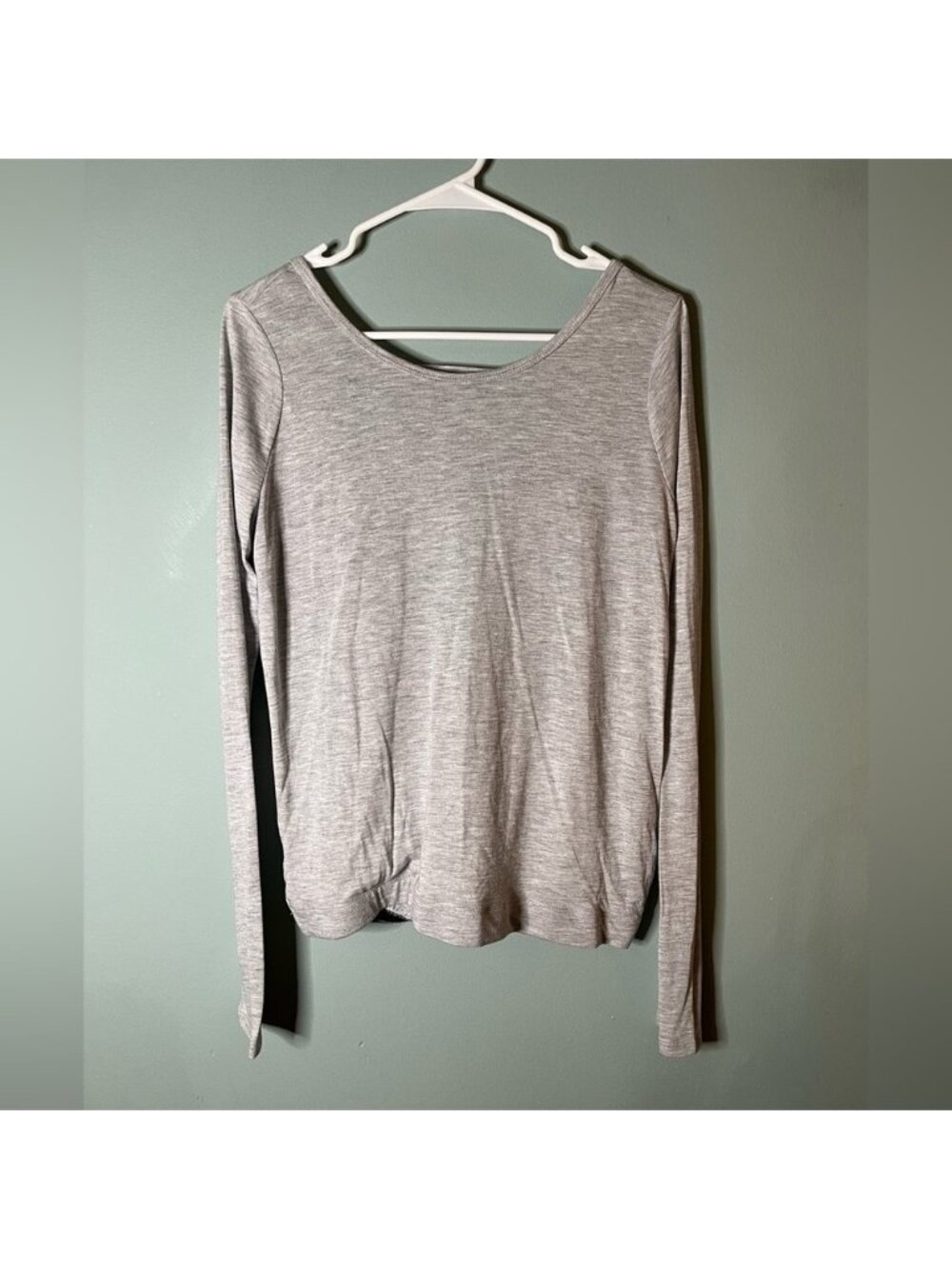 gray top NWT